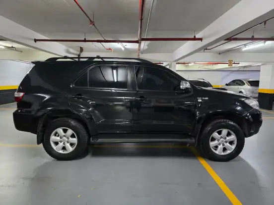 TOYOTA-HILUX SW4-2010