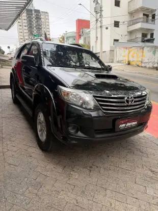 TOYOTA-HILUX SW4-2014