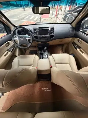TOYOTA-HILUX SW4-2014