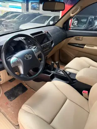 TOYOTA-HILUX SW4-2014