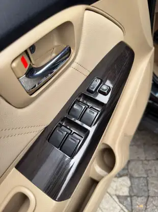 TOYOTA-HILUX SW4-2014