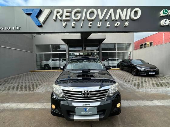 TOYOTA HILUX SW4 3.0 SRV 4X4 16V TURBO INTERCOOLER DIESEL 4P AUTOMÁTICO