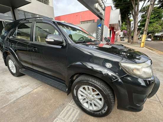 TOYOTA-HILUX SW4-3.0 SRV 4X4 16V TURBO INTERCOOLER DIESEL 4P AUTOMÁTICO TOYOTA-HILUX SW4-2014