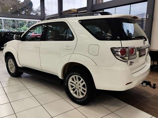 TOYOTA-HILUX SW4-2012