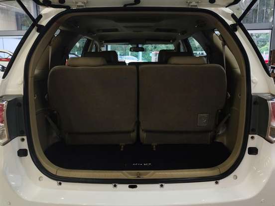 TOYOTA-HILUX SW4-2012