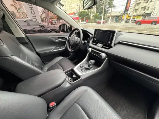 TOYOTA-RAV4-2019