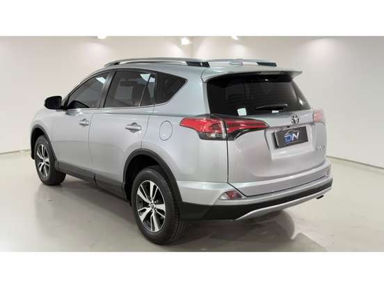 TOYOTA-RAV4-2017