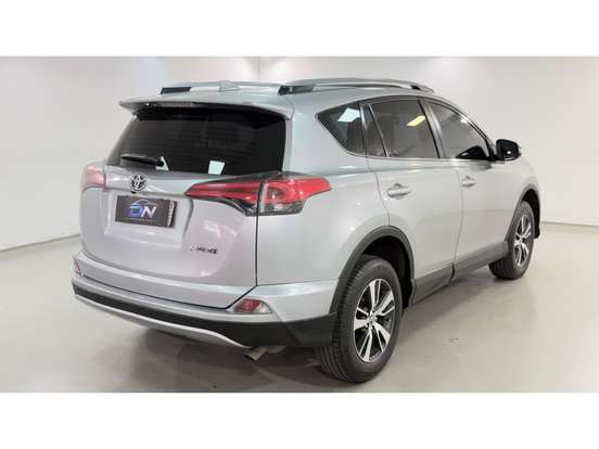 TOYOTA-RAV4-2.0 16V GASOLINA 4P AUTOMÁTICO TOYOTA-RAV4-2017