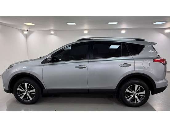 TOYOTA-RAV4-2017