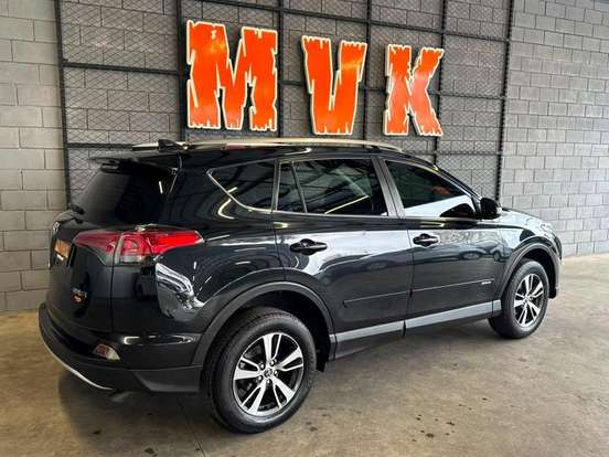 TOYOTA-RAV4-2018