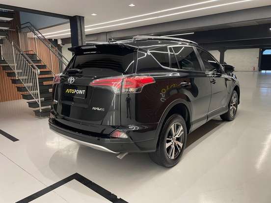 TOYOTA-RAV4-2017