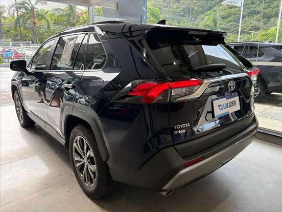 TOYOTA-RAV4-2024