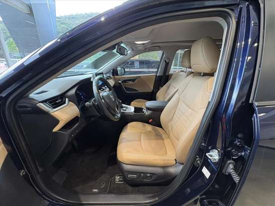 TOYOTA-RAV4-2024