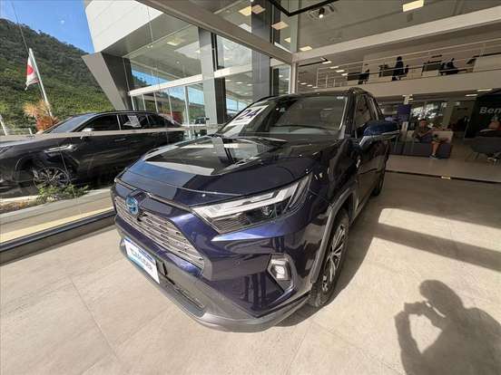 TOYOTA-RAV4-2024