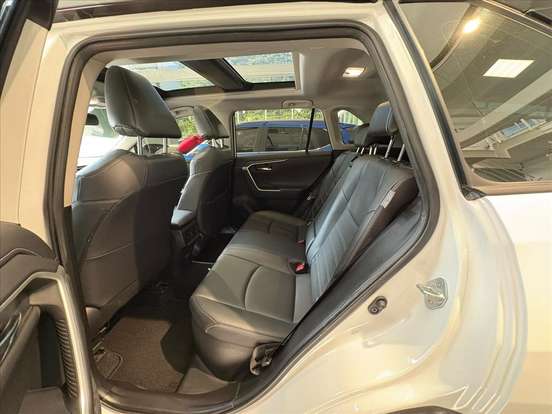 TOYOTA-RAV4-2024