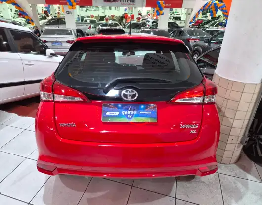 TOYOTA-YARIS-2018