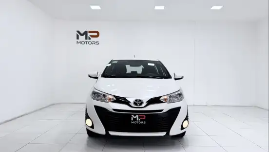 TOYOTA-YARIS-2019