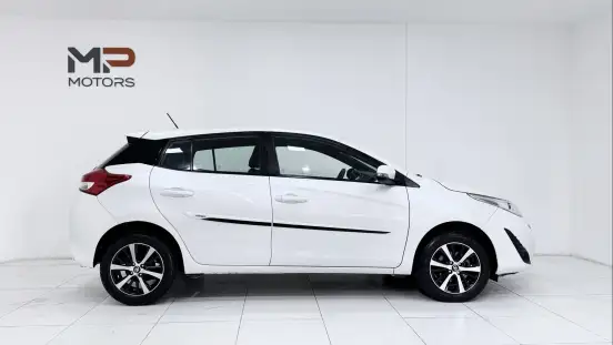 TOYOTA-YARIS-2019