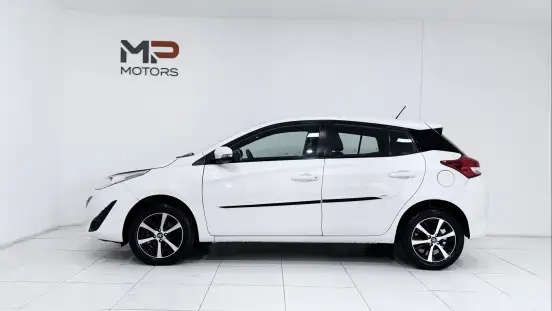 TOYOTA-YARIS-2019