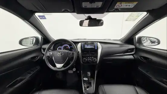 TOYOTA-YARIS-2019