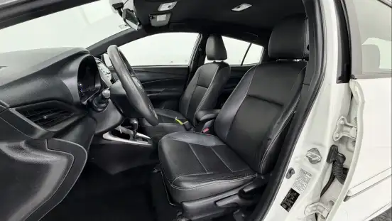 TOYOTA-YARIS-2019