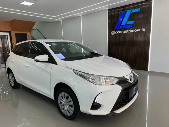 TOYOTA-YARIS-2022