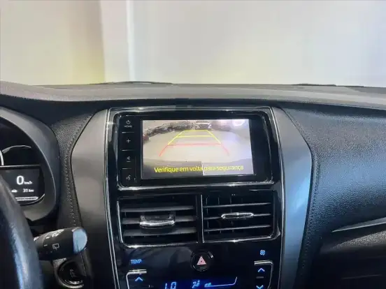 TOYOTA-YARIS-2022