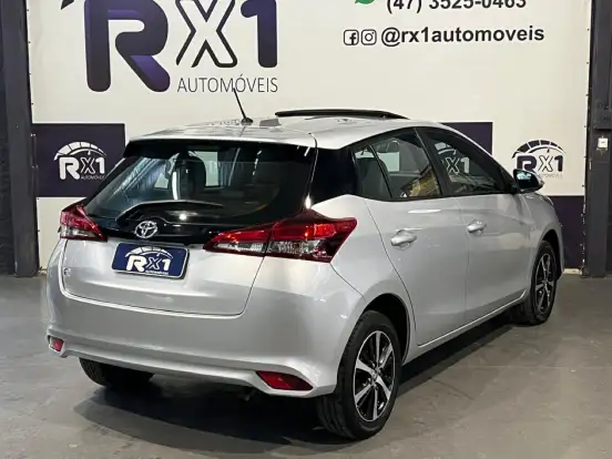 TOYOTA-YARIS-2022