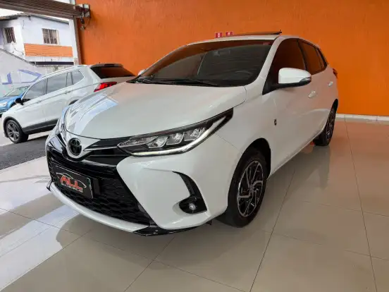 TOYOTA-YARIS-2024