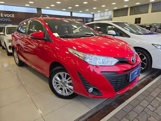 TOYOTA-YARIS-2019
