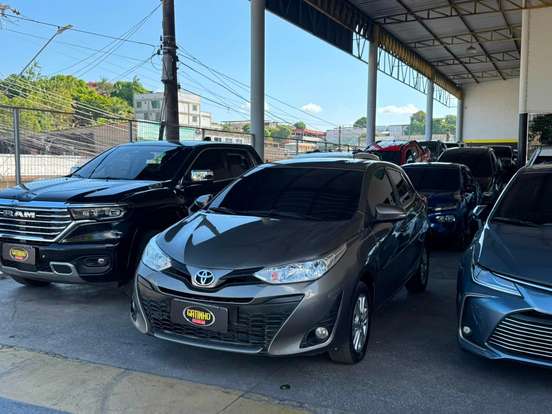 TOYOTA-YARIS-2019