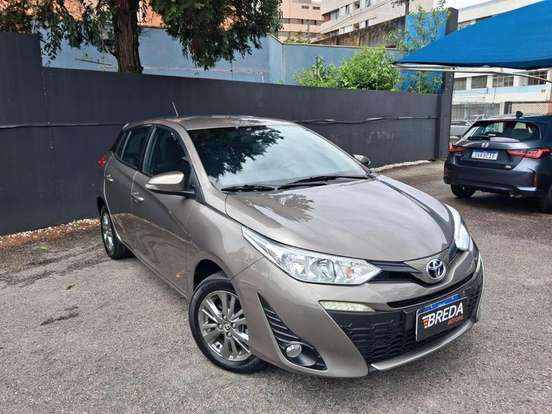 TOYOTA-YARIS-2019
