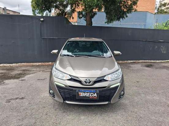 TOYOTA-YARIS-2019