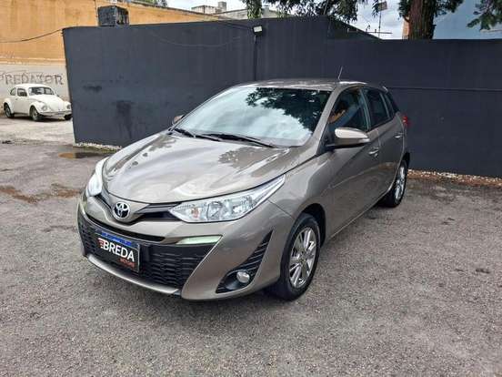 TOYOTA-YARIS-2019