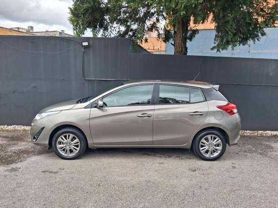 TOYOTA-YARIS-2019