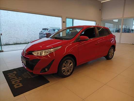TOYOTA-YARIS-2019