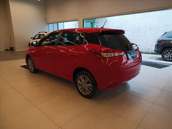 TOYOTA-YARIS-2019