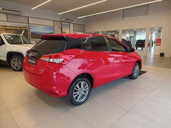 TOYOTA-YARIS-2019