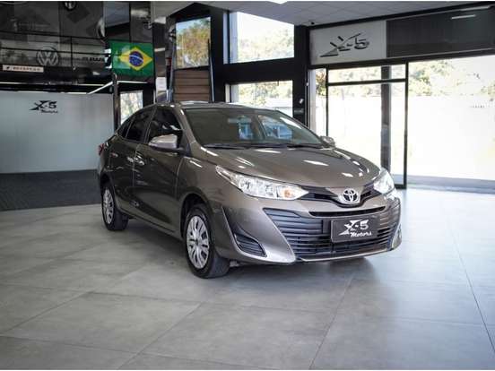 TOYOTA-YARIS-2019