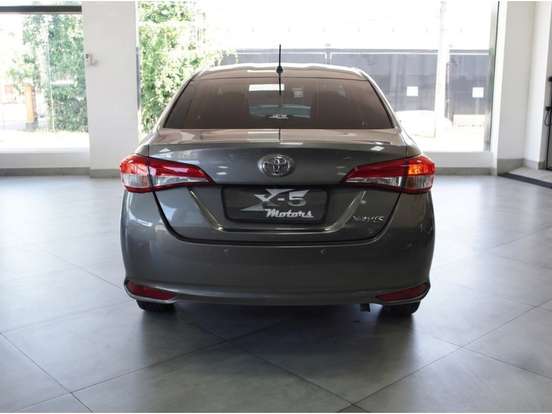 TOYOTA-YARIS-2019