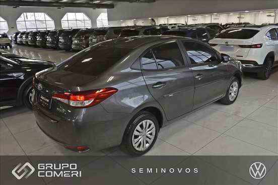 TOYOTA-YARIS-2020