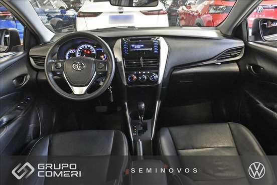 TOYOTA-YARIS-2020