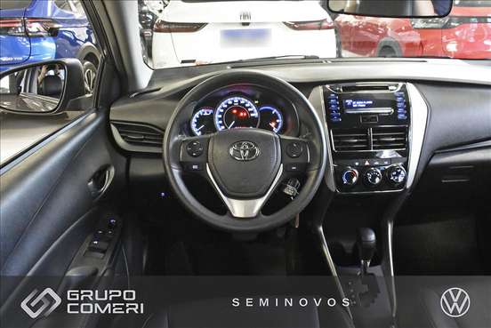 TOYOTA-YARIS-2020
