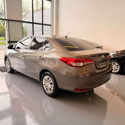 TOYOTA-YARIS-2019