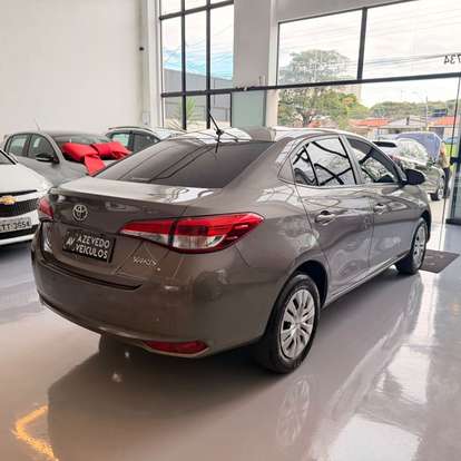 TOYOTA-YARIS-2019