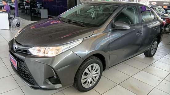 TOYOTA-YARIS-2024