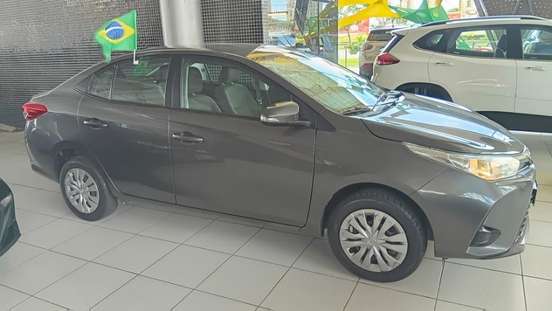 TOYOTA-YARIS-2024