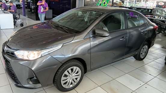 TOYOTA-YARIS-2024