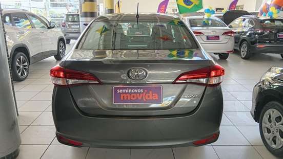 TOYOTA-YARIS-2024