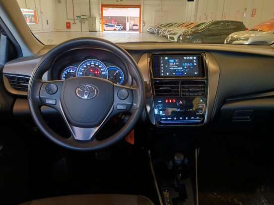TOYOTA-YARIS-2024